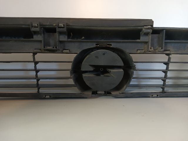 bontott OPEL ASTRA F Hűtőrács