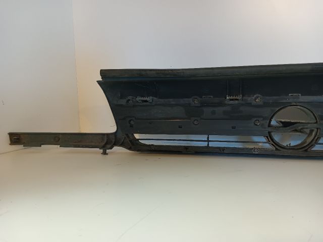 bontott OPEL ASTRA F Hűtőrács