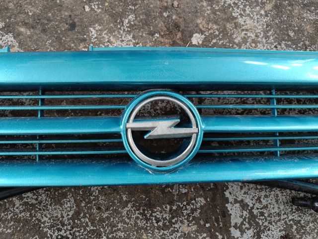 bontott OPEL ASTRA F Hűtőrács