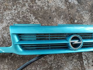 bontott OPEL ASTRA F Hűtőrács