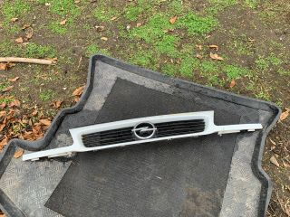 bontott OPEL ASTRA F Hűtőrács