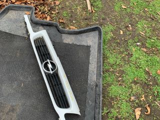 bontott OPEL ASTRA F Hűtőrács