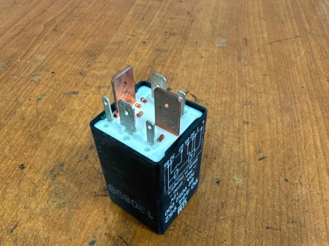 bontott OPEL ASTRA F Izzító Relé