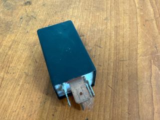 bontott OPEL ASTRA F Izzító Relé