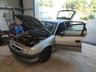 bontott OPEL ASTRA F Jobb B Oszlop Burkolat