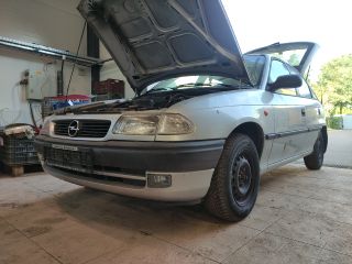 bontott OPEL ASTRA F Jobb B Oszlop Burkolat