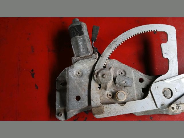 bontott OPEL ASTRA F Jobb első Ablakemelő Szerkezet (Elektromos)