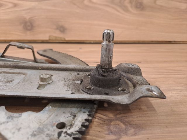 bontott OPEL ASTRA F Jobb első Ablakemelő Szerkezet (Mechanikus)