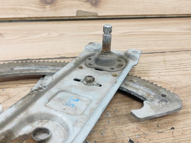 bontott OPEL ASTRA F Jobb első Ablakemelő Szerkezet (Mechanikus)