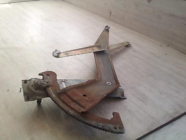 bontott OPEL ASTRA F Jobb első Ablakemelő Szerkezet (Mechanikus)