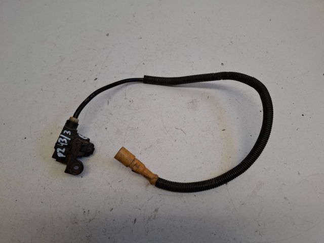 bontott OPEL ASTRA F Jobb első ABS Jeladó