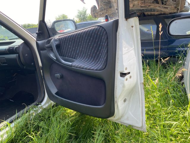 bontott OPEL ASTRA F Jobb első Ajtó (Részeivel)