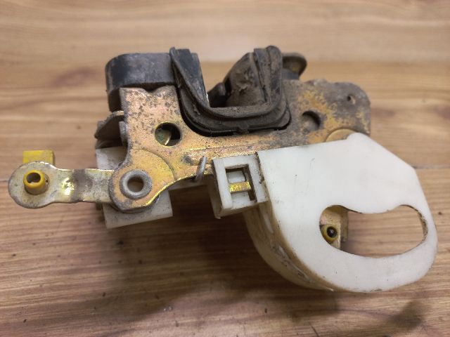 bontott OPEL ASTRA F Jobb első Ajtózár