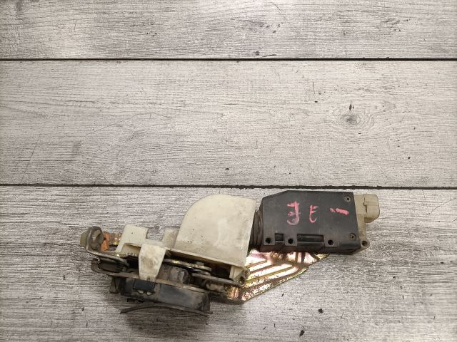 bontott OPEL ASTRA F Jobb első Ajtózár