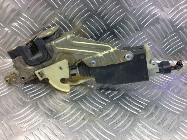 bontott OPEL ASTRA F Jobb első Ajtózár