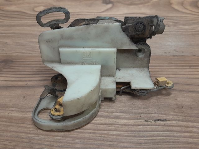 bontott OPEL ASTRA F Jobb első Ajtózár