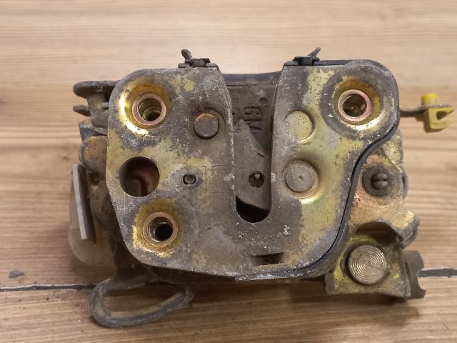 bontott OPEL ASTRA F Jobb első Ajtózár