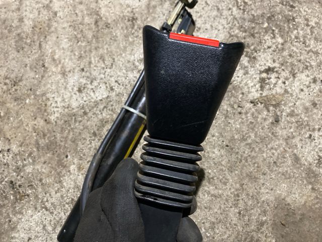 bontott OPEL ASTRA F Jobb első Biztonsági Öv Csat