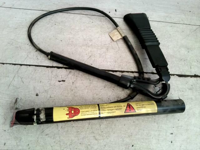 bontott OPEL ASTRA F Jobb első Övfeszítő