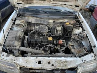 bontott OPEL ASTRA F Jobb Fényszóró