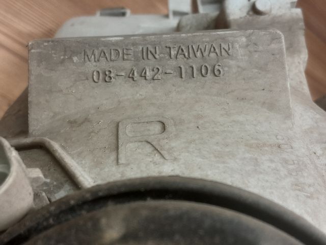 bontott OPEL ASTRA F Jobb Fényszóró