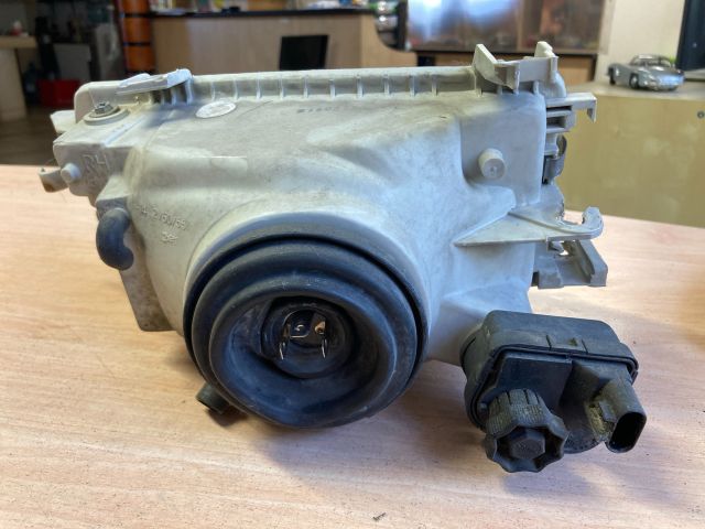 bontott OPEL ASTRA F Jobb Fényszóró