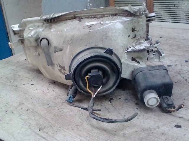 bontott OPEL ASTRA F Jobb Fényszóró