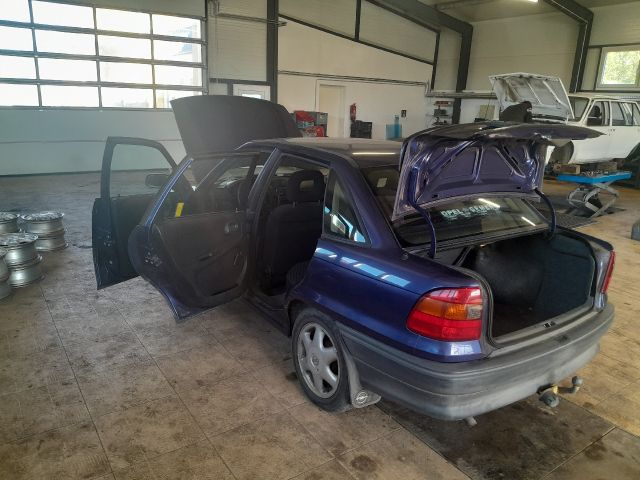 bontott OPEL ASTRA F Jobb hátsó Ablakemelő Szerkezet (Mechanikus)