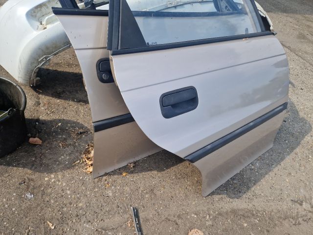 bontott OPEL ASTRA F Jobb hátsó Ajtó (Részeivel)