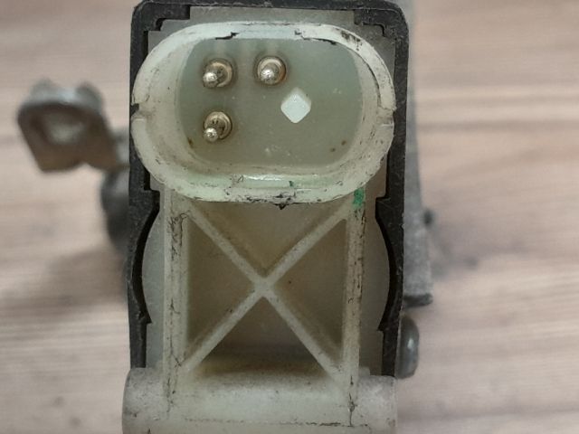 bontott OPEL ASTRA F Jobb hátsó Ajtózár