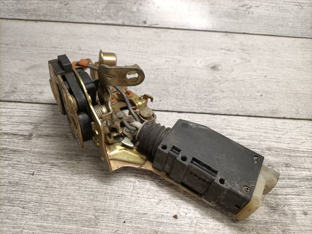 bontott OPEL ASTRA F Jobb hátsó Ajtózár