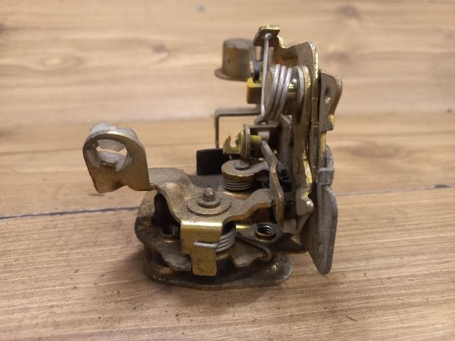 bontott OPEL ASTRA F Jobb hátsó Ajtózár