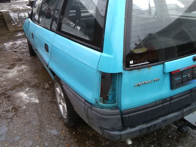 bontott OPEL ASTRA F Jobb hátsó Biztonsági Öv