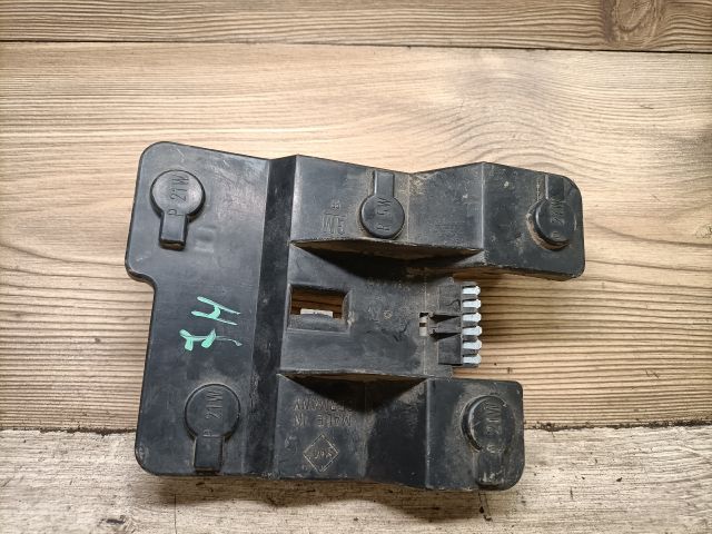 bontott OPEL ASTRA F Jobb Hátsó Lámpa Foglalat