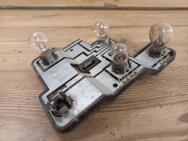 bontott OPEL ASTRA F Jobb Hátsó Lámpa Foglalat