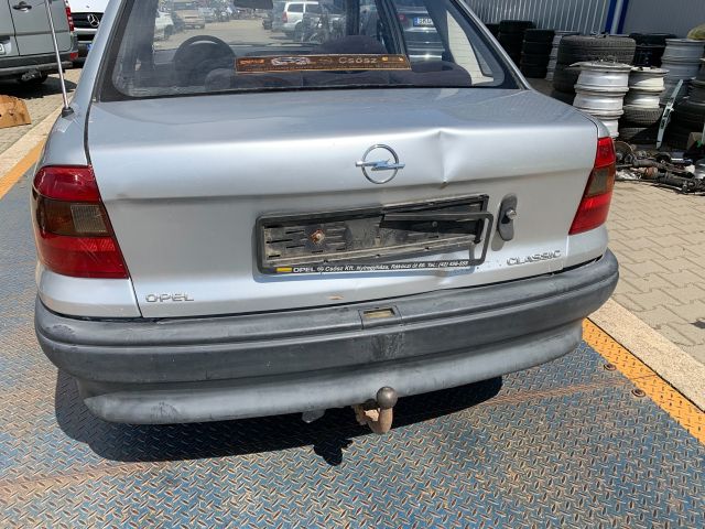 bontott OPEL ASTRA F Jobb Hátsó Lámpa