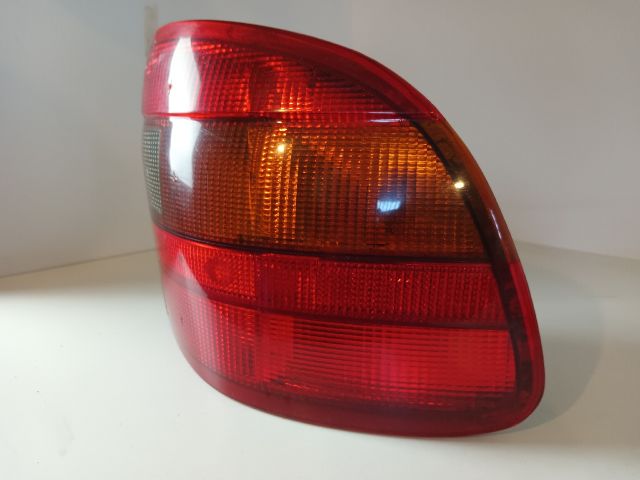 bontott OPEL ASTRA F Jobb Hátsó Lámpa