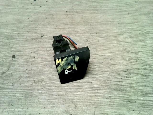 bontott OPEL ASTRA F Központizár Kapcsoló