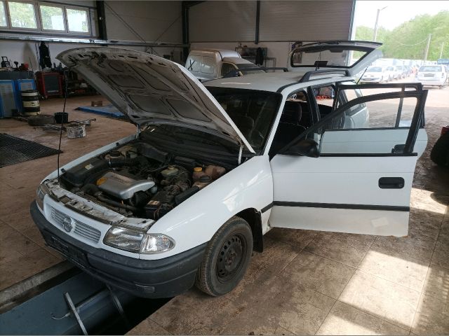 bontott OPEL ASTRA F Kürt