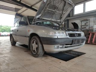 bontott OPEL ASTRA F Kürt