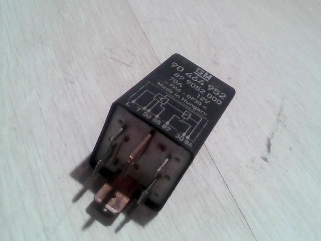 bontott OPEL ASTRA F Relé