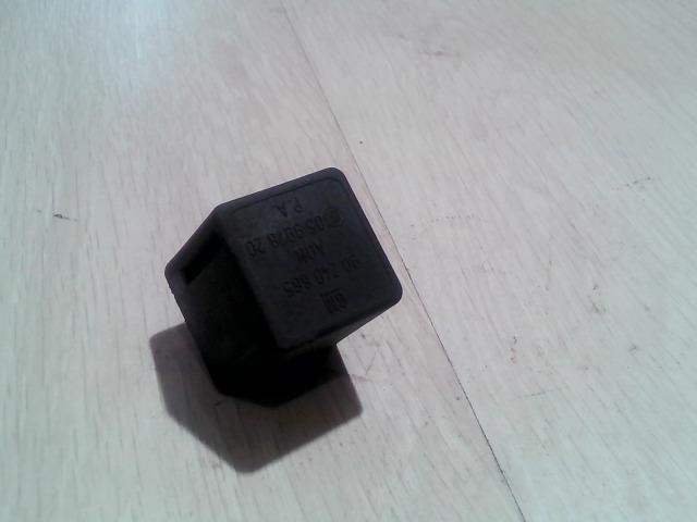 bontott OPEL ASTRA F Relé