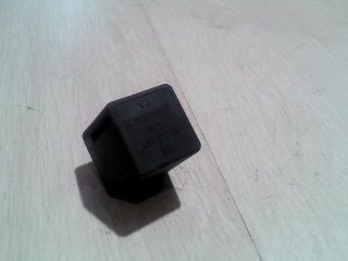 bontott OPEL ASTRA F Relé