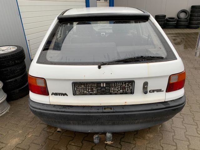 bontott OPEL ASTRA F Tankajtó