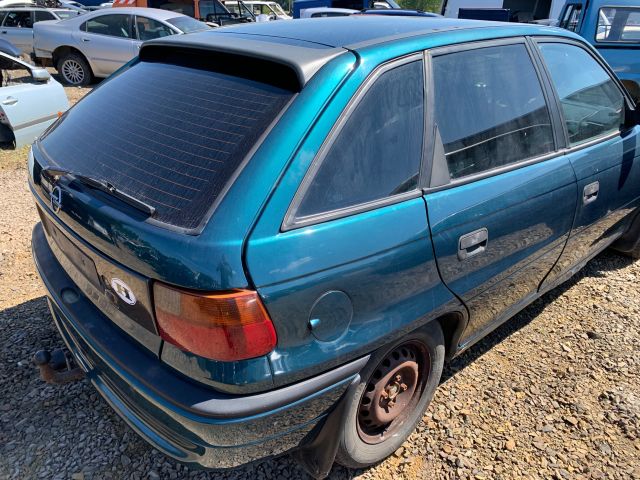 bontott OPEL ASTRA F Tankajtó