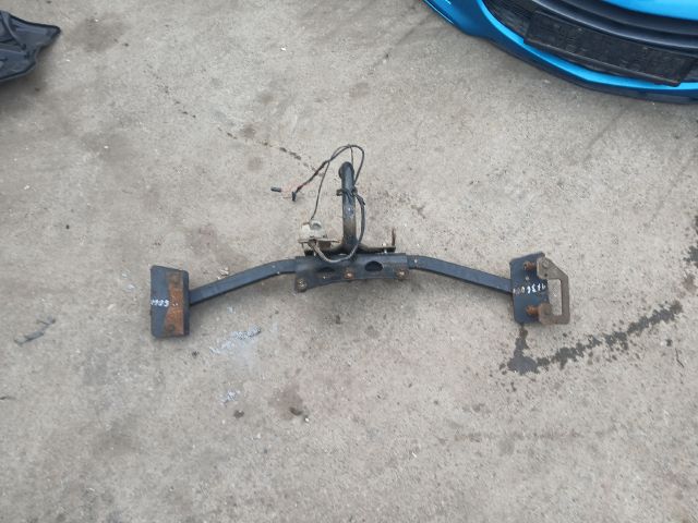 bontott OPEL ASTRA F Vonóhorog