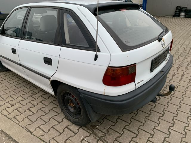 bontott OPEL ASTRA F Vonóhorog