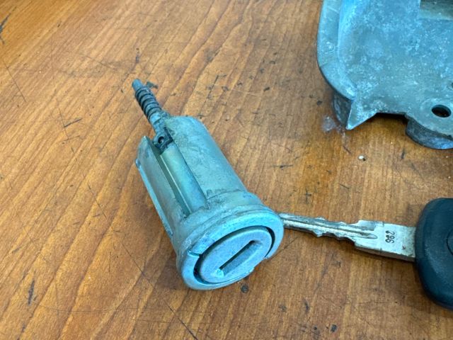 bontott OPEL ASTRA F Zárbetét Szett