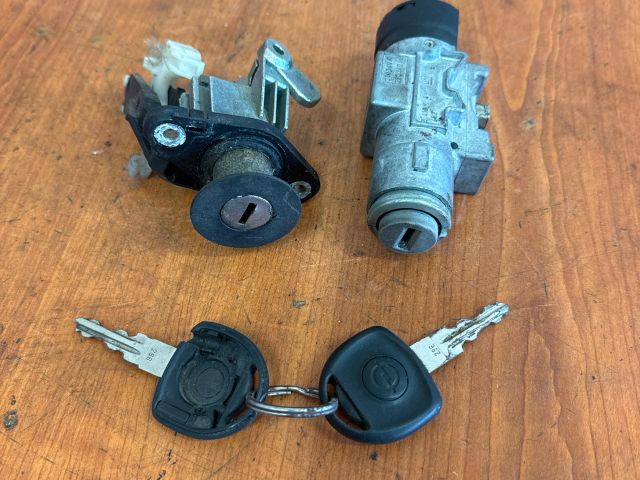 bontott OPEL ASTRA F Zárbetét Szett