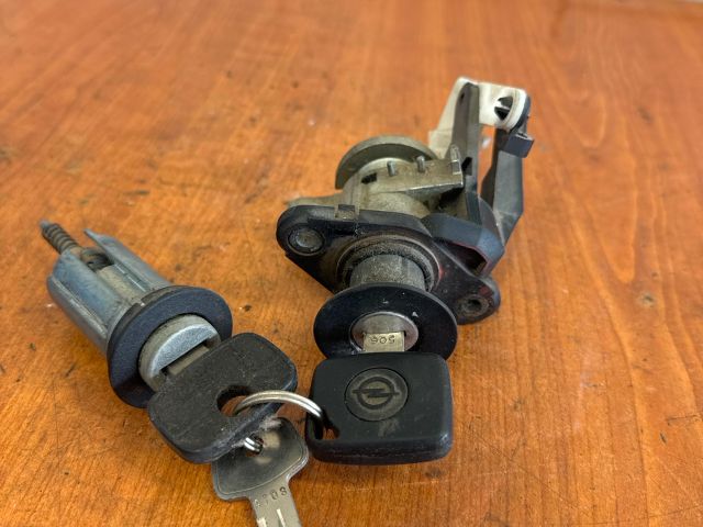 bontott OPEL ASTRA F Zárbetét Szett